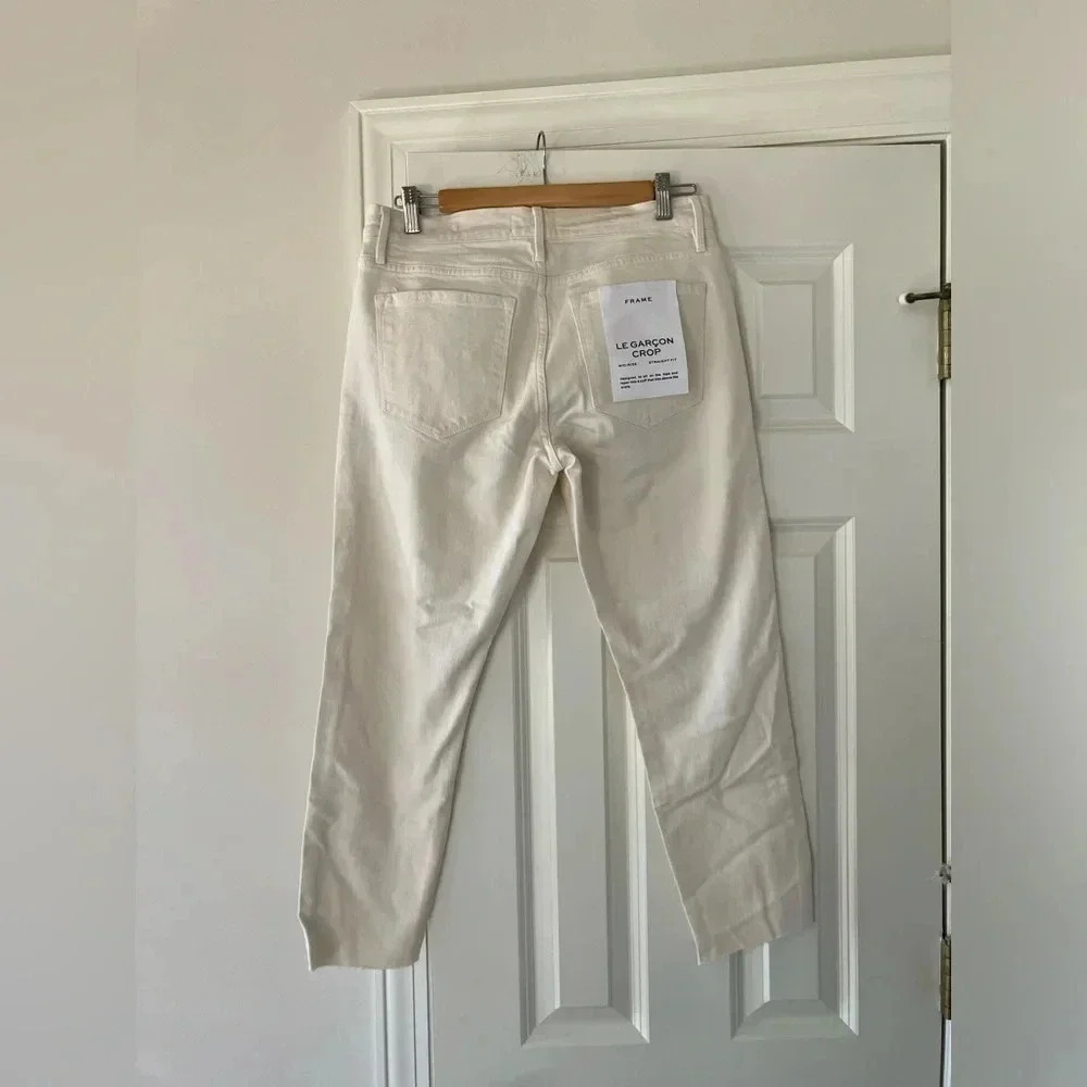 FRAME Mid-Rise Straight “Le Garçon Crop” Jeans in Creamy White - Picture 5 of 7
